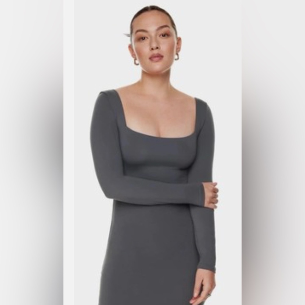 Elegant Gray Long Sleeve Dress